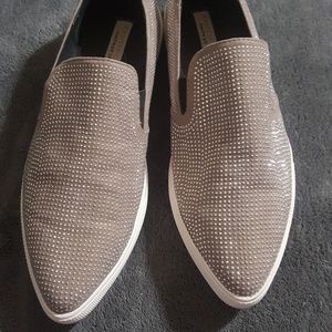 Chinese Laundry flats